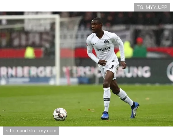 聚焦：20岁小将扎卡里亚首次戴帽，成欧塞尔队史最年轻纪录