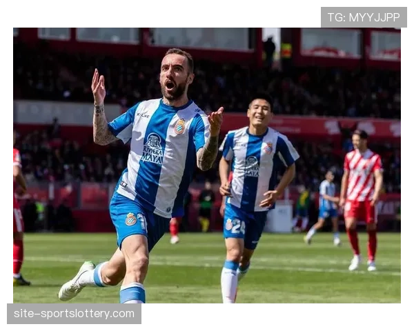 实时:赫罗纳利用对方角球失误,5秒内完成反击破门取得领先